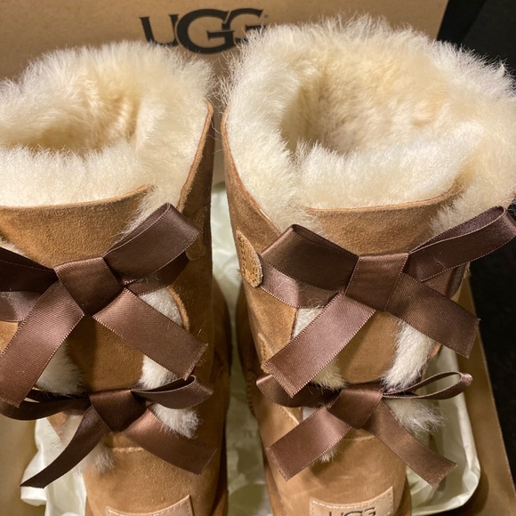 UGG W Bailey Bow 2 - Picture 7 of 8